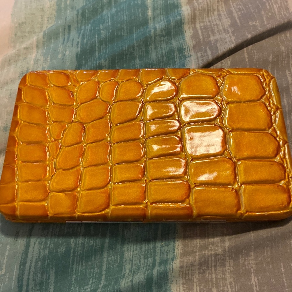 Narmi Clutch/wallet